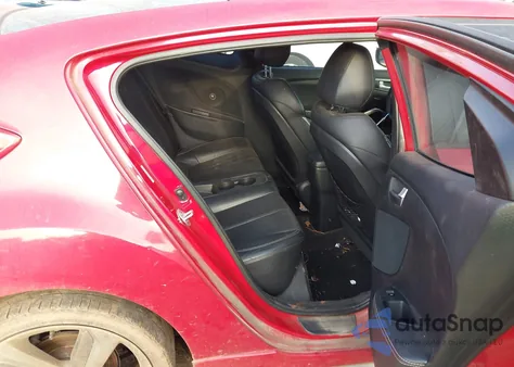 2013 Hyundai Veloster Turbo W/Black z USA, uszkodzony, nr VIN KMHTC6AE4DU132741